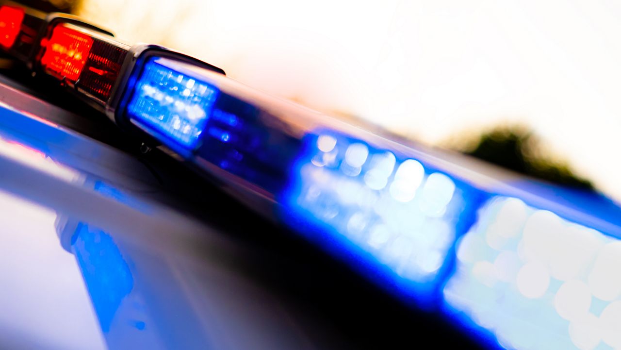 Police_vehicle_flashing_lights_Getty_crop.jpg