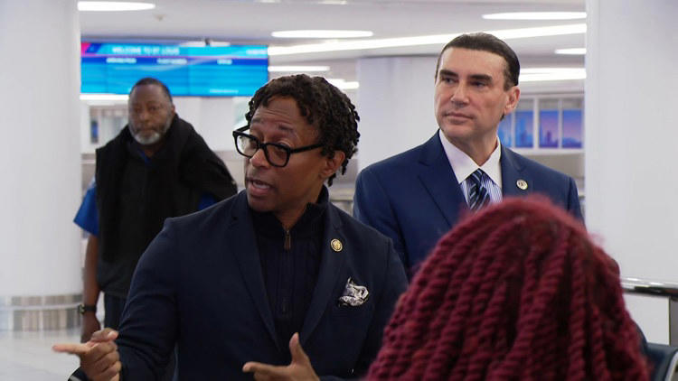 Rep. Bell, Urban League TSA Gift Cards.jpg